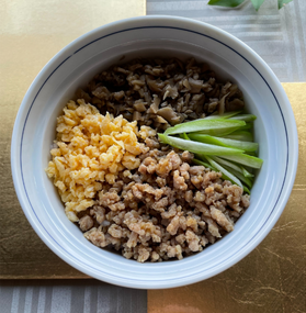 鶏そぼろご飯